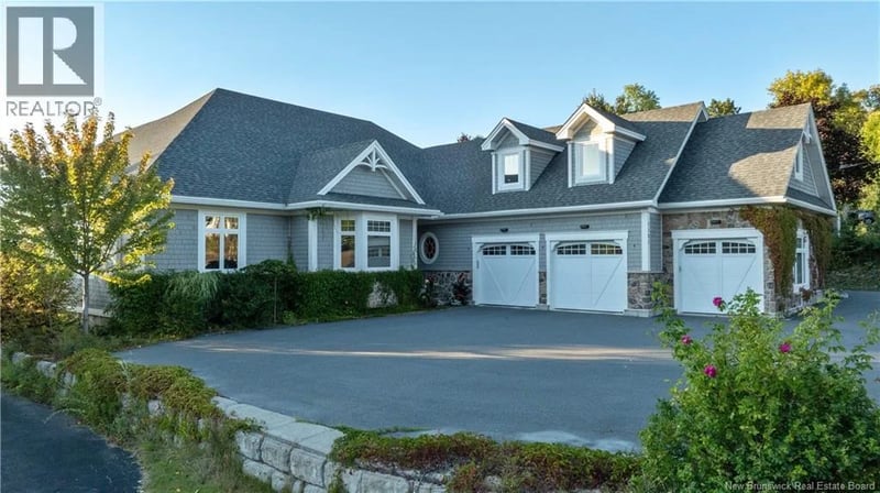 1121 Kennebecasis Drive, Saint John, New Brunswick, E2K5A7, Saint John, New Brunswick — photo 1 of 5