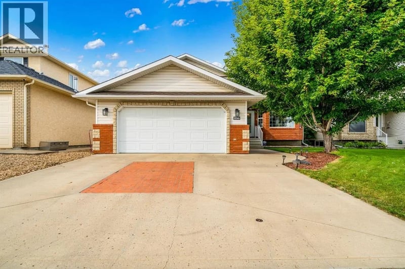 896 Spruce Way Southeast, Medicine Hat, Alberta, T1B4M7, Medicine Hat, Alberta — photo 1 of 5