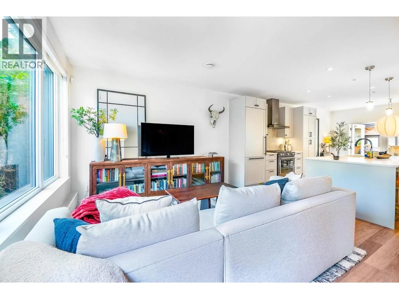 #127 525 2ND Street, North Vancouver, British Columbia, V7L1E1, North Vancouver, British Columbia — photo 1 of 5
