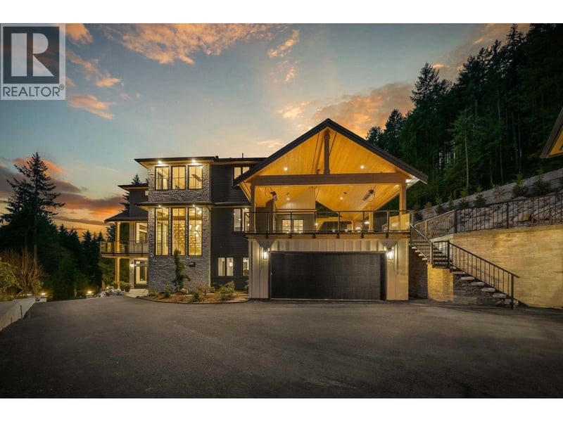 135 OAK Court, Anmore, British Columbia, V3H4W9, Anmore, British Columbia — photo 1 of 5