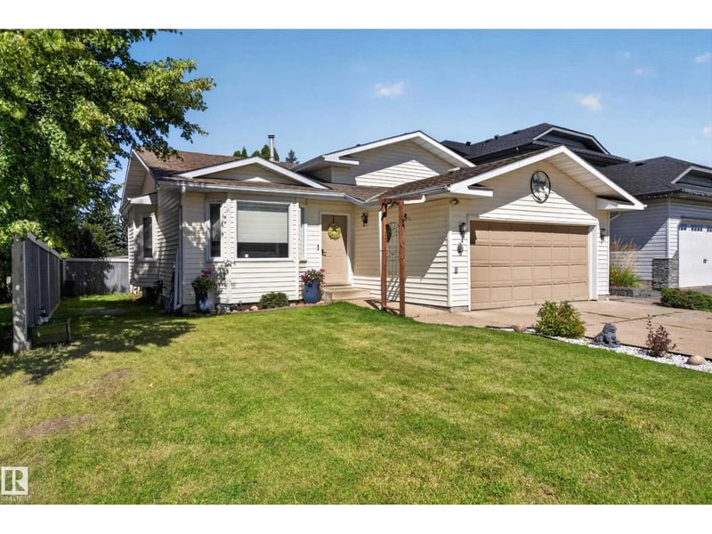2 WOODSIDE CR, Spruce Grove, Alberta, T7X3E5, Spruce Grove, Alberta — photo 1 of 5