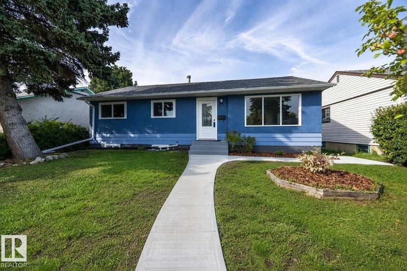 16136 109A AV NW, Edmonton, Alberta, T5P1C4, Edmonton, Alberta — photo 1 of 5