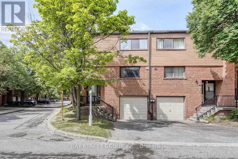 163 Song Meadoway, Toronto (Hillcrest Village), Ontario, M2H2V1, Toronto (Hillcrest Village), Ontario — photo 1 of 5