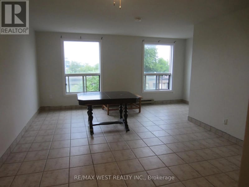#8 2965 Islington Avenue, Toronto (Humber Summit), Ontario, M9L2K8, Toronto (Humber Summit), Ontario — photo 1 of 5