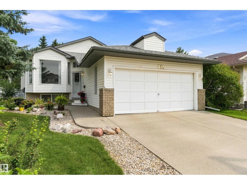 851 112A ST NW, Edmonton, Alberta, T6J6W2, Edmonton, Alberta — photo 1 of 5