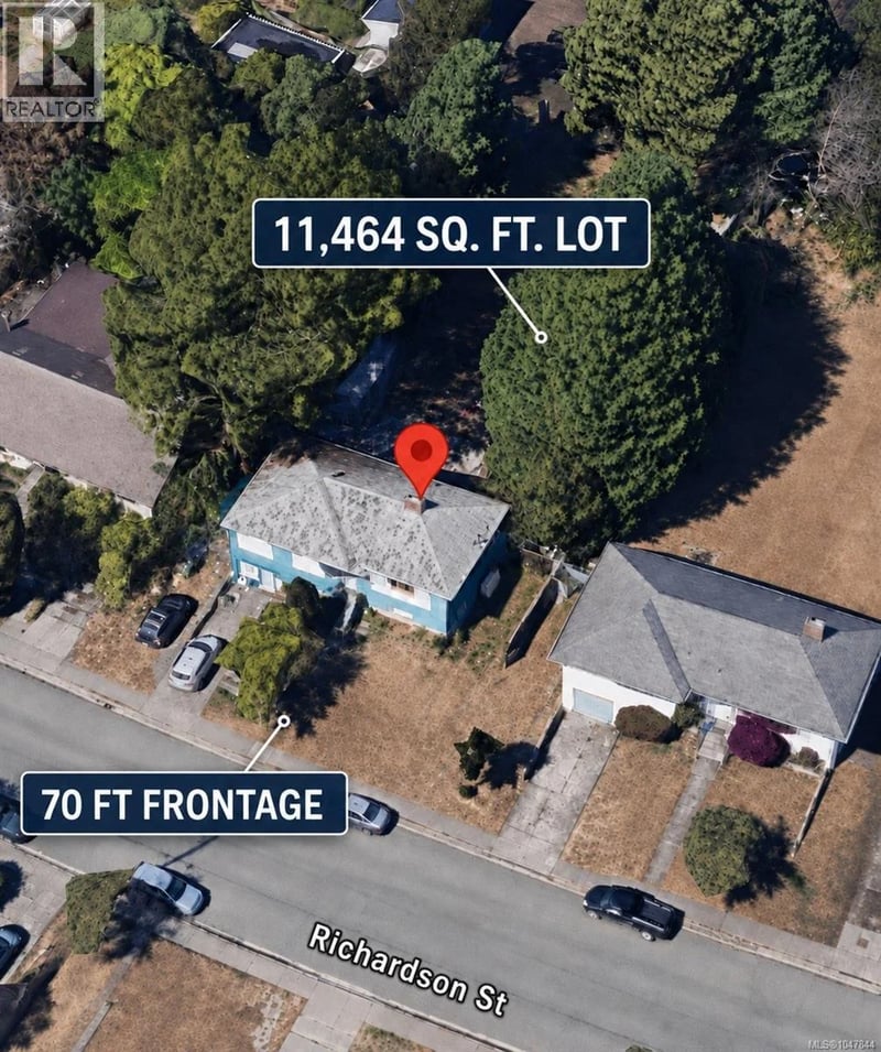 1618 Richardson Street, Victoria, British Columbia, V8S1R4, Victoria, British Columbia — photo 1 of 5