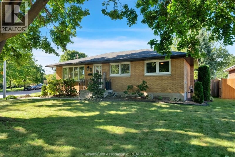 160 John Street, Chatham, Ontario, N7M5C1, Chatham, Ontario — photo 1 of 5