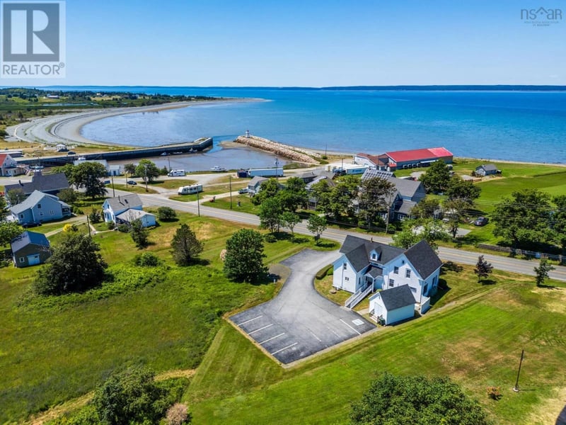 3300 Highway 1, Belliveaus Cove, Nova Scotia, B0W2J0, Belliveaus Cove, Nova Scotia — photo 1 of 5