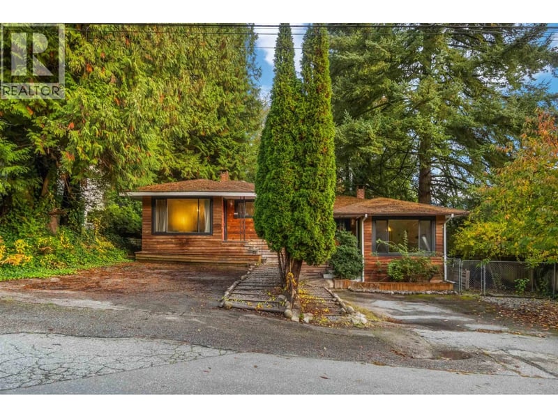 2028 COLUMBIA Street, Port Moody, British Columbia, V3H1W7, Port Moody, British Columbia — photo 1 of 5