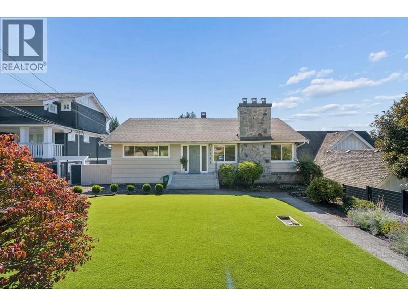 2288 KINGS Avenue, West Vancouver, British Columbia, V7V2C2, West Vancouver, British Columbia — photo 1 of 5