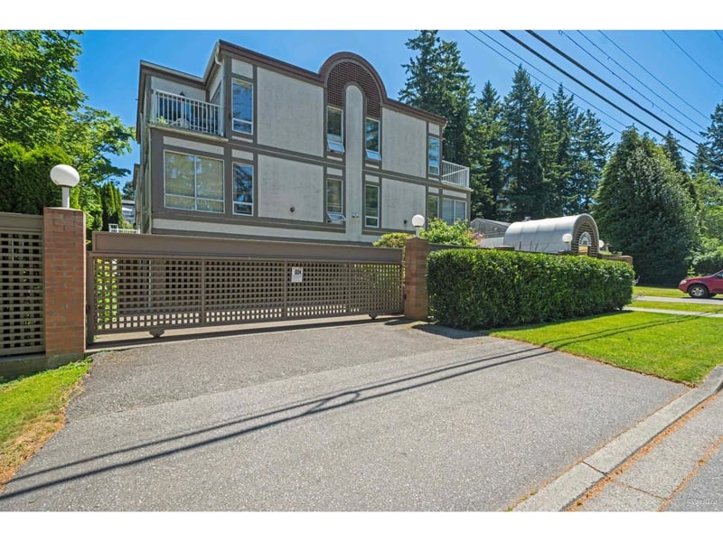 #3 1552 EVERALL Street, White Rock, British Columbia, V4B3S8, White Rock, British Columbia — photo 1 of 5