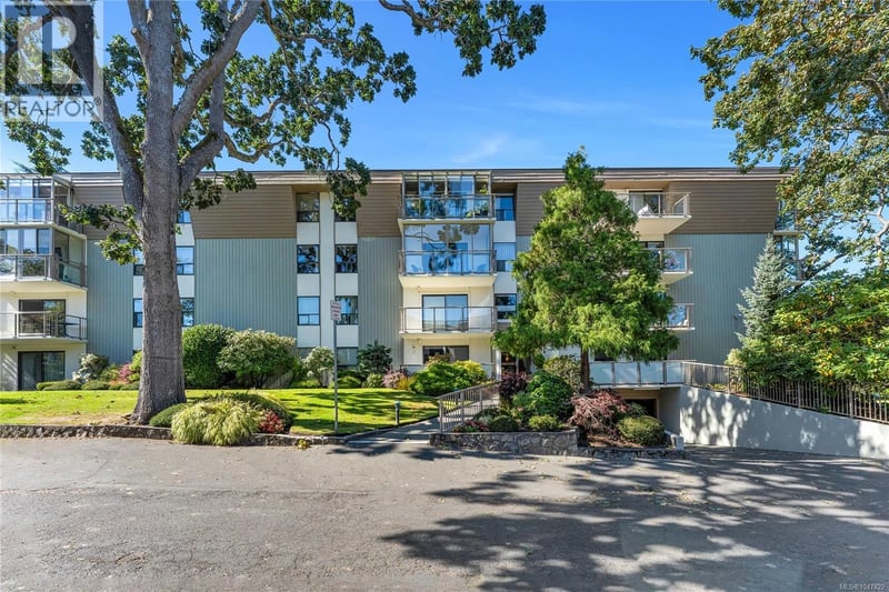 #407 2125 Oak Bay Avenue, Oak Bay, British Columbia, V8R1E8, Oak Bay, British Columbia — photo 1 of 5