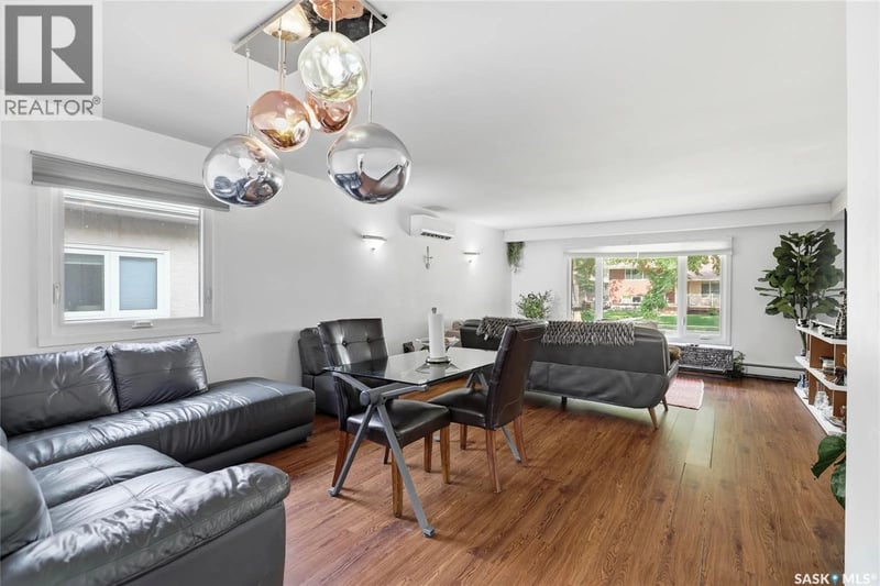 1960 Cowan CRESCENT, Regina, Saskatchewan, S4S4C6, Regina, Saskatchewan — photo 1 of 5
