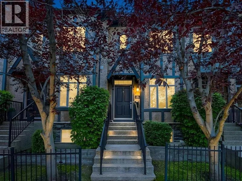 6 Scarpe Drive Southwest, Calgary, Alberta, T2T6P2, Calgary, Alberta — photo 1 of 5