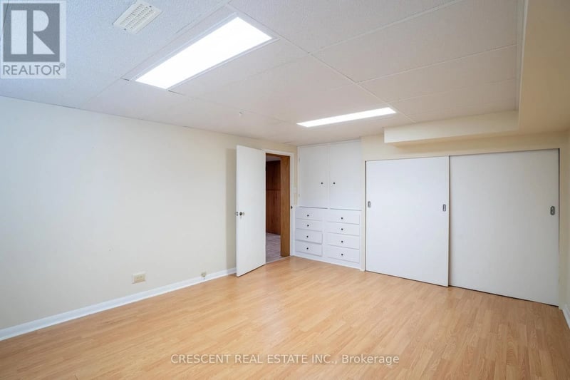 #LOWER 14 Claymore Drive, Toronto (Stonegate-Queensway), Ontario, M8Z2R9, Toronto (Stonegate-Queensway), Ontario — photo 1 of 5