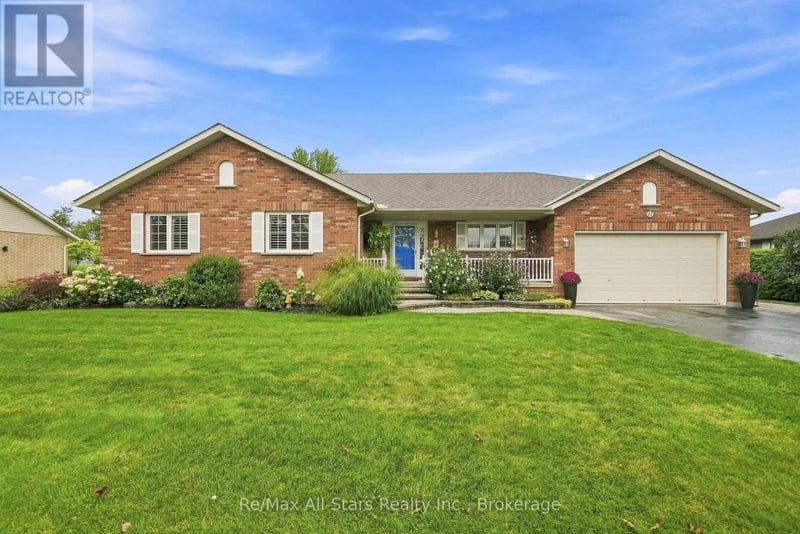 22 Hallett Crescent, Kawartha Lakes (Mariposa), Ontario, K0M2C0, Kawartha Lakes (Mariposa), Ontario — photo 1 of 5