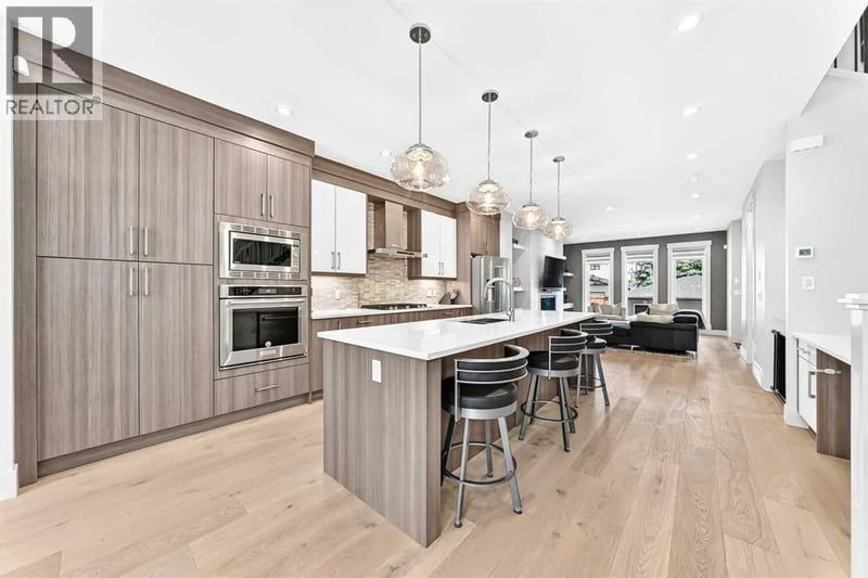 218 26 Avenue Northwest, Calgary, Alberta, T2M2C9, Calgary, Alberta — photo 1 of 5