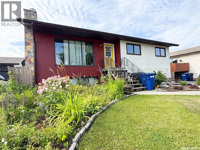 48 Dunfield CRESCENT, Meadow Lake, Saskatchewan, S9X1C4, Meadow Lake, Saskatchewan — photo 1 of 5