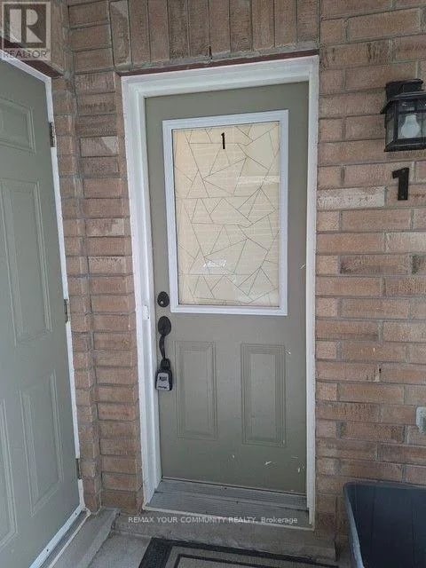 #1 23 Hay Lane, Barrie, Ontario, L9J0V5, Barrie, Ontario — photo 1 of 5
