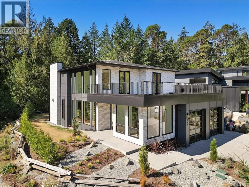 609 Medalist Avenue, Colwood, British Columbia, V9C0R7, Colwood, British Columbia — photo 1 of 5