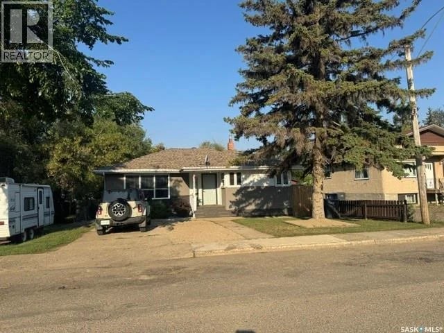 1621 103rd STREET, North Battleford, Saskatchewan, S9A1L6, North Battleford, Saskatchewan — photo 1 of 5