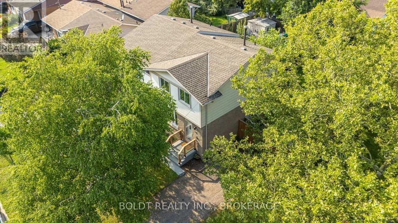 47 Brackencrest Road, St. Catharines (Secord Woods), Ontario, L2P3K7, St. Catharines (Secord Woods), Ontario — photo 1 of 5