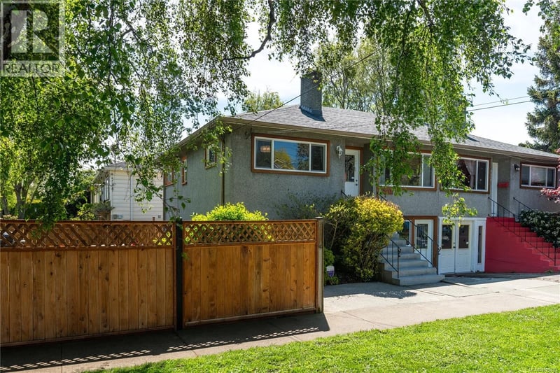 1451 Brooke Street, Victoria, British Columbia, V8S1M4, Victoria, British Columbia — photo 1 of 5