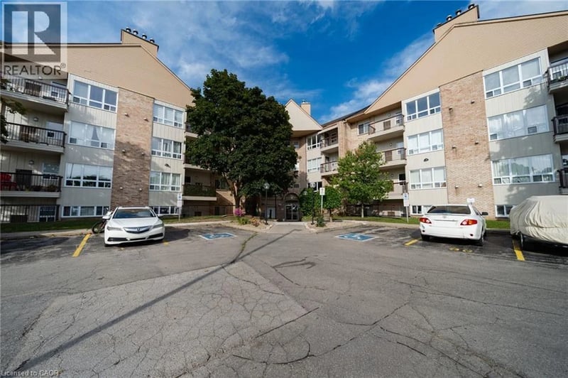 #318 15 HOFSTETTER Avenue, Kitchener, Ontario, N2A3Z7, Kitchener, Ontario — photo 1 of 5