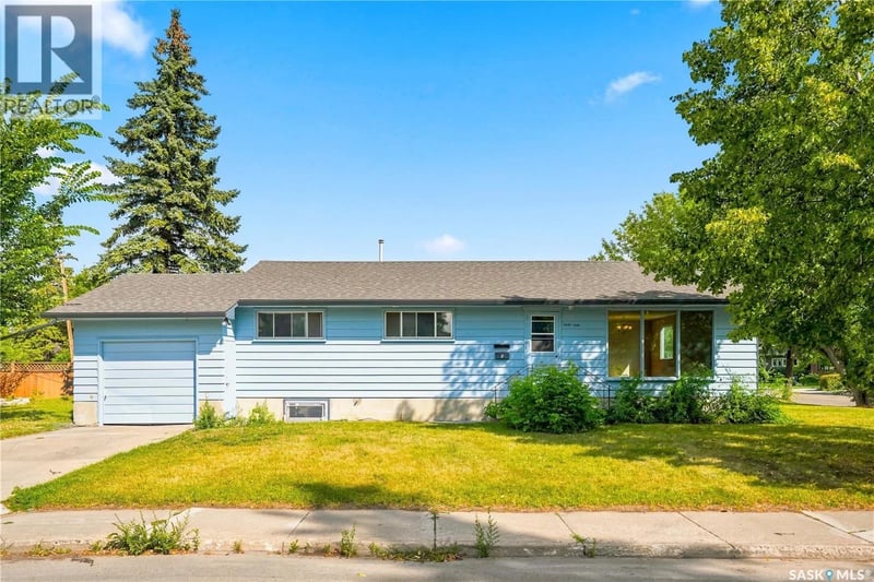 1401 10th STREET E, Saskatoon, Saskatchewan, S7H0J4, Saskatoon, Saskatchewan — photo 1 of 5