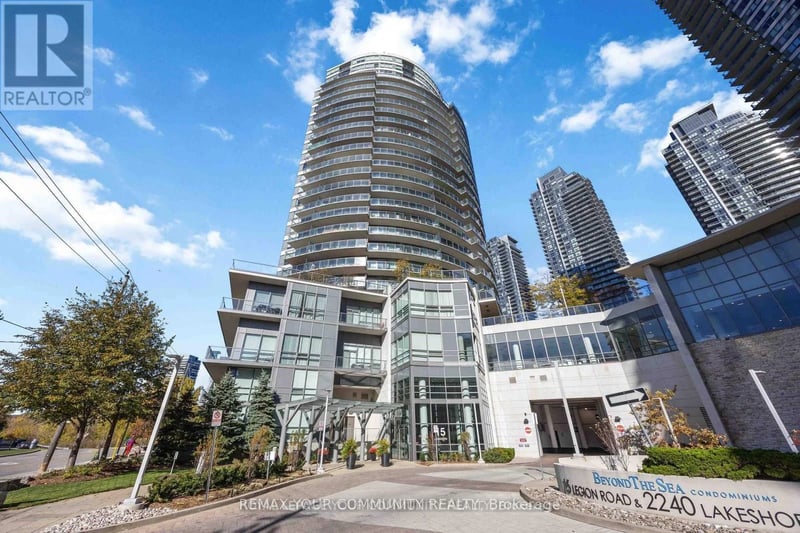 #102 15 Legion Road, Toronto (Mimico), Ontario, M8V0A9, Toronto (Mimico), Ontario — photo 1 of 5
