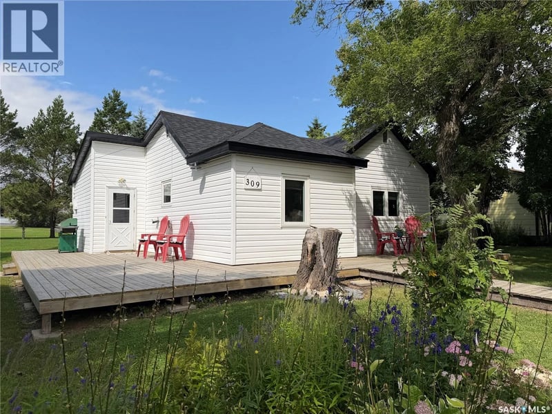 309 Indal STREET, Elfros, Saskatchewan, S0A0V0, Elfros, Saskatchewan — photo 1 of 5