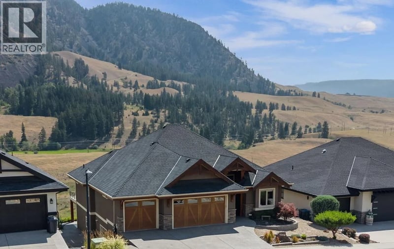 1084 Stockley Street, Kelowna, British Columbia, V1P1R6, Kelowna, British Columbia — photo 1 of 5