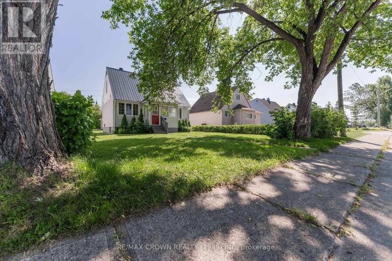 40 Bowman Avenue, Kapuskasing, Ontario, P5N1N1, Kapuskasing, Ontario — photo 1 of 5