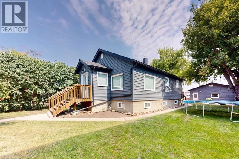 5013 48 Street, Stettler, Alberta, T0C2L0, Stettler, Alberta — photo 1 of 5