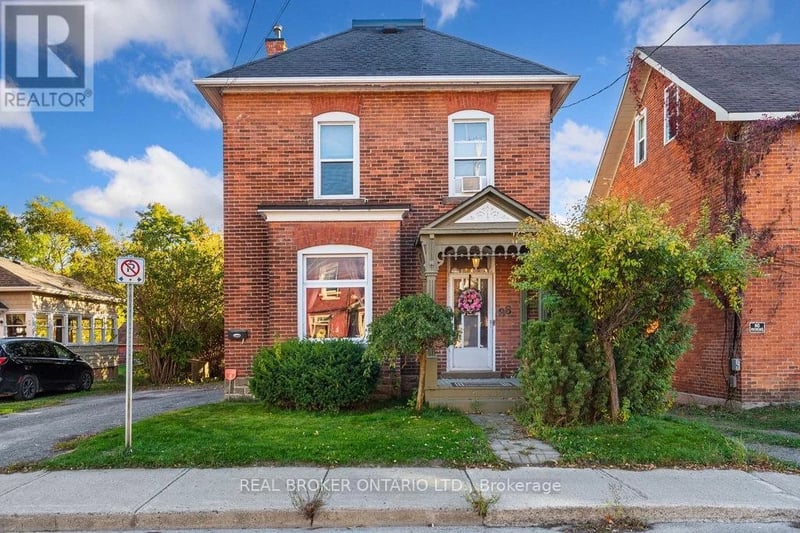 88 Moore Street, Carleton Place, Ontario, K7C2R2, Carleton Place, Ontario — photo 1 of 5