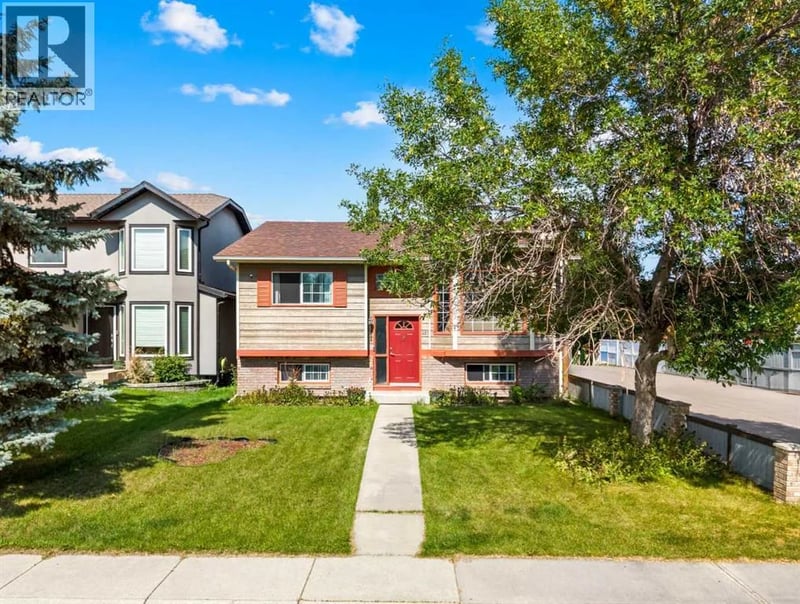 327 Shawbrooke Circle Southwest, Calgary, Alberta, T2Y2Z8, Calgary, Alberta — photo 1 of 5