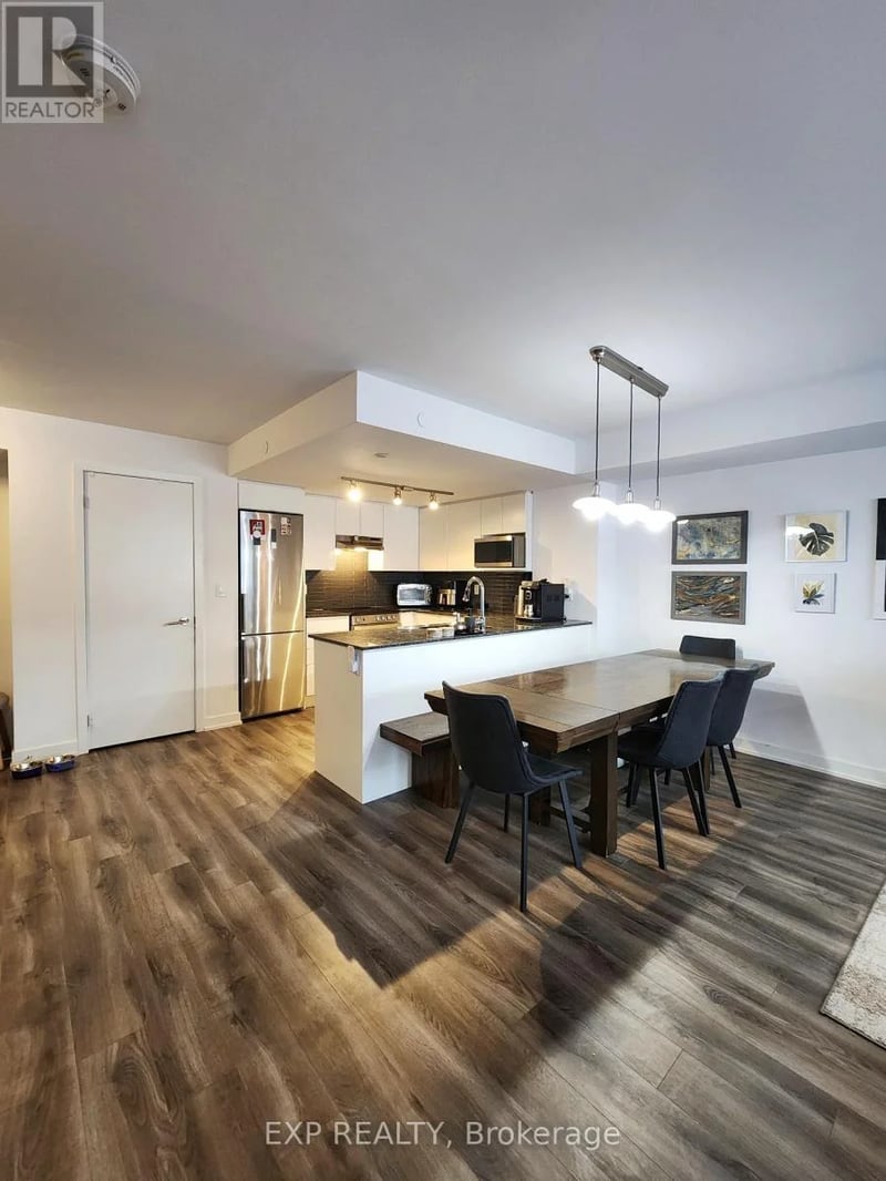 #7 106 Varna Drive, Toronto (Englemount-Lawrence), Ontario, M6A0C8, Toronto (Englemount-Lawrence), Ontario — photo 1 of 5