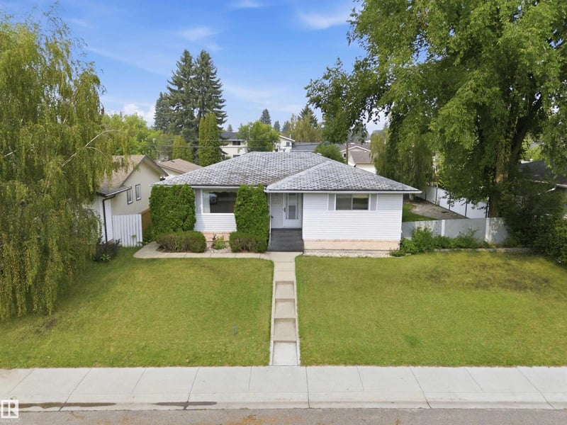 11548 41 AV NW NW, Edmonton, Alberta, T6J0V1, Edmonton, Alberta — photo 1 of 5