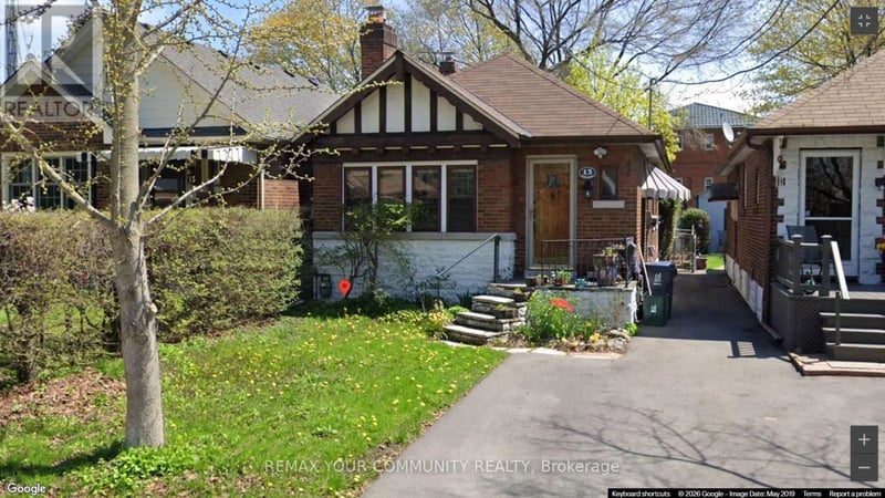 13 Tenth Street, Toronto (New Toronto), Ontario, M8V3E7, Toronto (New Toronto), Ontario — photo 1 of 5