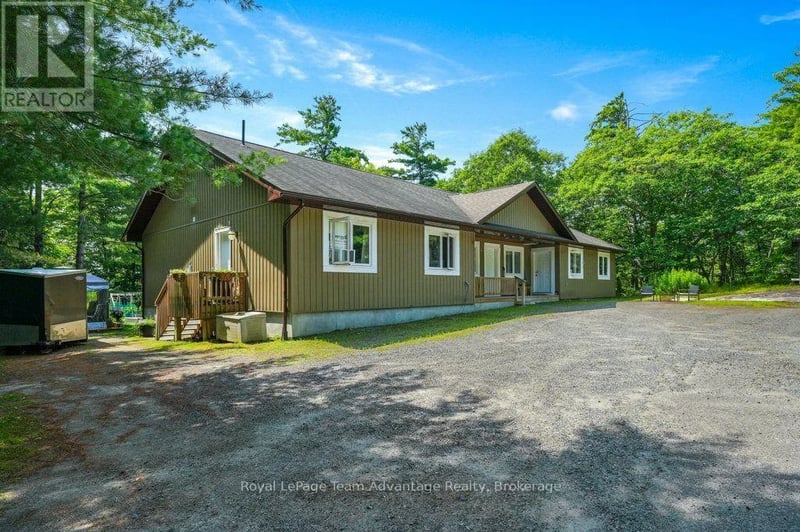 30 Hanna Road, Parry Sound, Ontario, P2A1R2, Parry Sound, Ontario — photo 1 of 5