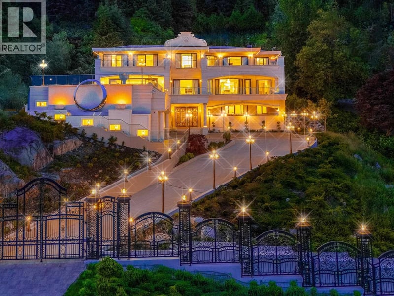 1121 CRESTLINE Road, West Vancouver, British Columbia, V7P3S8, West Vancouver, British Columbia — photo 1 of 5