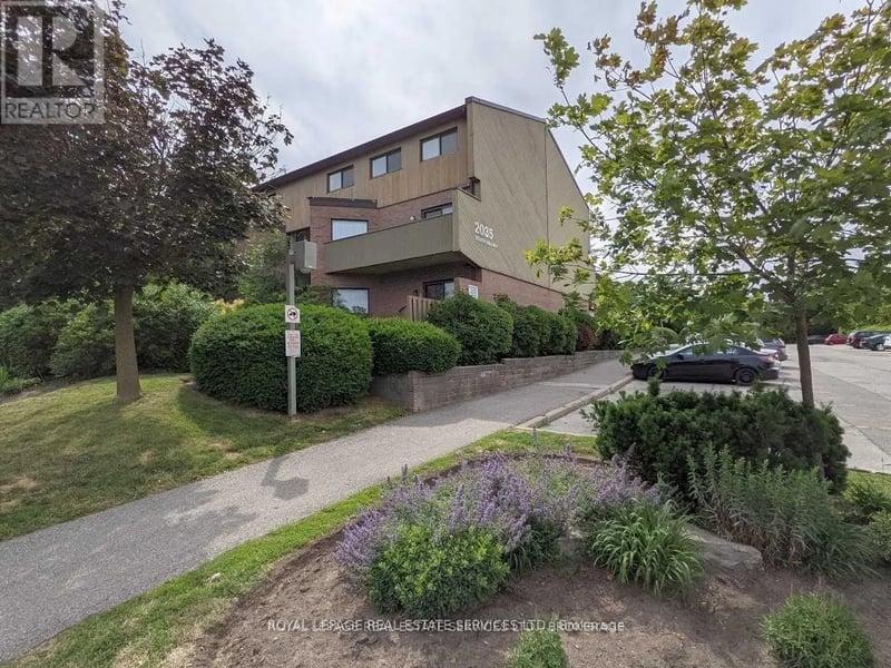 #12 2035 South Millway Drive, Mississauga (Erin Mills), Ontario, L5L1R7, Mississauga (Erin Mills), Ontario — photo 1 of 5