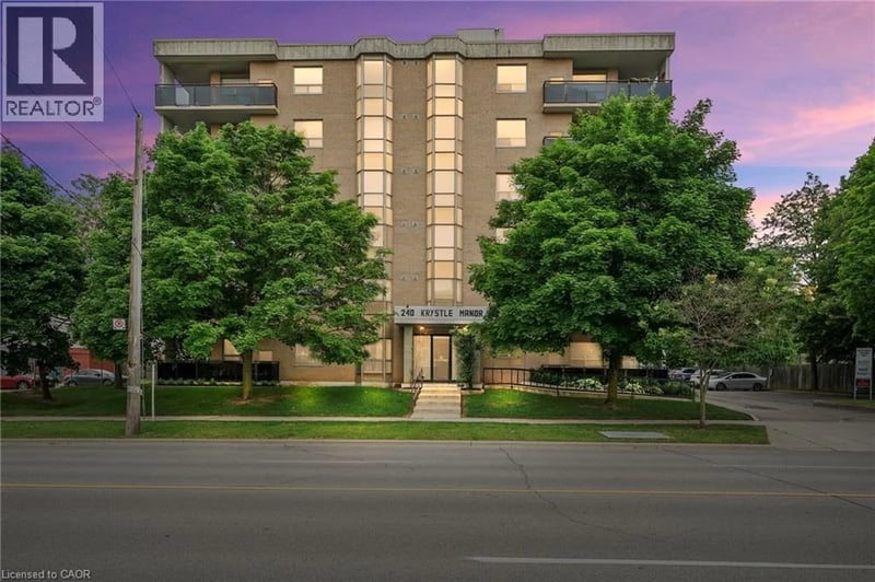#204 240 QUIGLEY Road, Hamilton, Ontario, L8K5M9, Hamilton, Ontario — photo 1 of 5