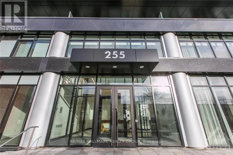 #905 255 Bay Street, Ottawa, Ontario, K1R0C5, Ottawa, Ontario — photo 1 of 5