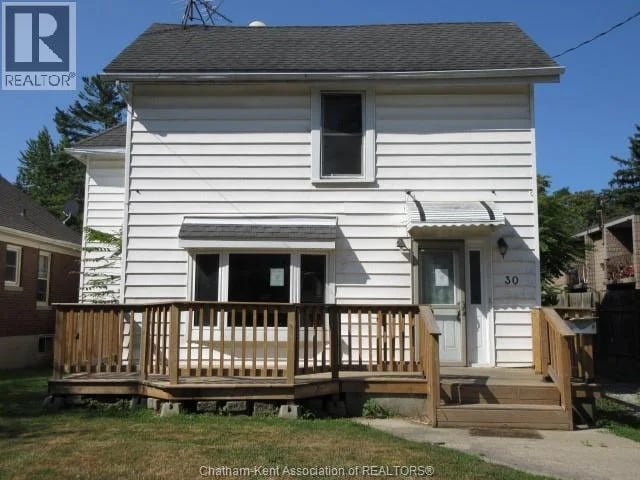 30 Delaware Avenue, Chatham, Ontario, N7L2W2, Chatham, Ontario — photo 1 of 5