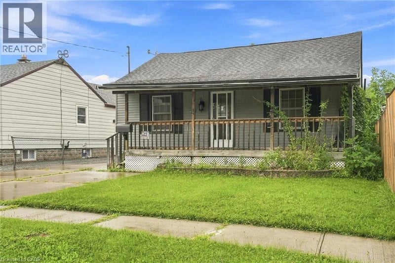 4 HILDA Street, St. Catharines, Ontario, L2S1Z8, St. Catharines, Ontario — photo 1 of 5