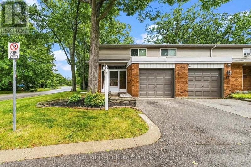 #61 1270 Gainsborough Drive, Oakville (FA Falgarwood), Ontario, L6H2L2, Oakville (FA Falgarwood), Ontario — photo 1 of 5