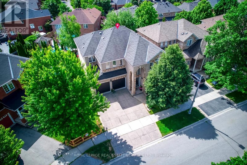 2249 Glazebrook Circle, Oakville (WM Westmount), Ontario, L6M5B5, Oakville (WM Westmount), Ontario — photo 1 of 5