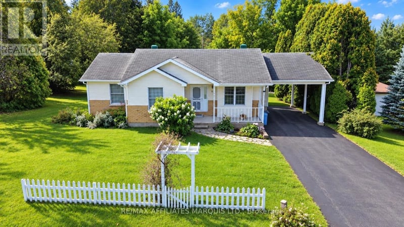 82 Columbia Avenue, South Stormont, Ontario, K0C1P0, South Stormont, Ontario — photo 1 of 5
