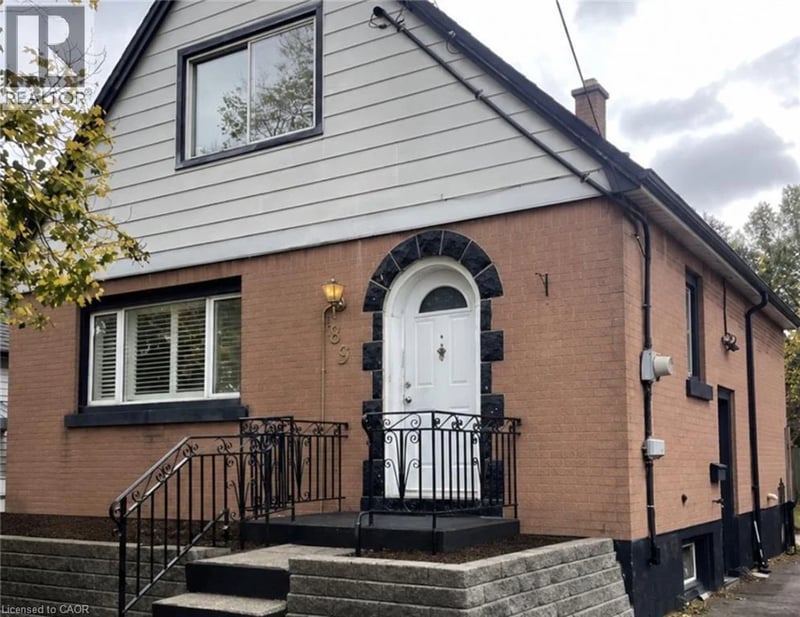 83 EAST 41ST Street, Hamilton, Ontario, L8T2Z5, Hamilton, Ontario — photo 1 of 5
